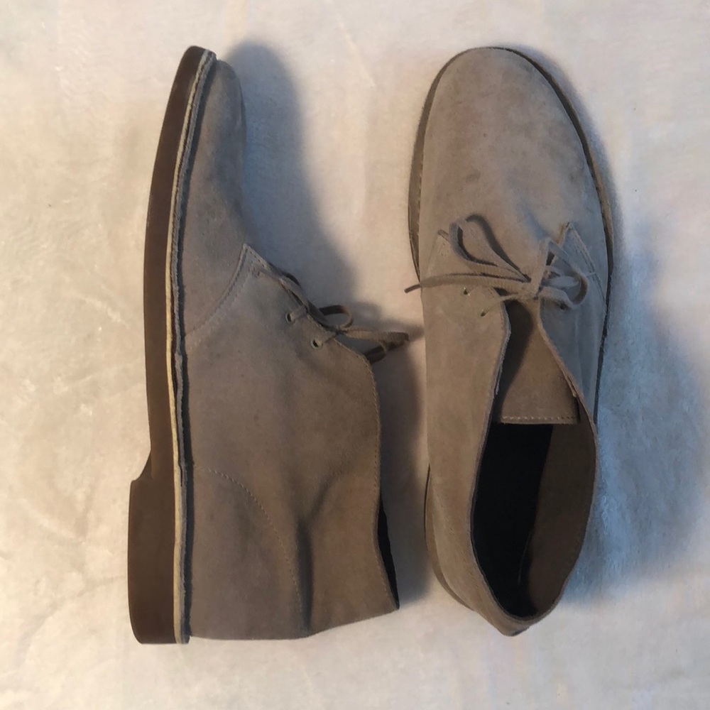 Clark’s Tan Casual/Dress Shoes